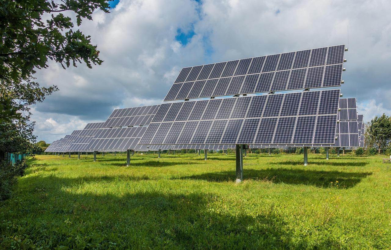 Qué permisos necesitas para poner placas solares en tu casa